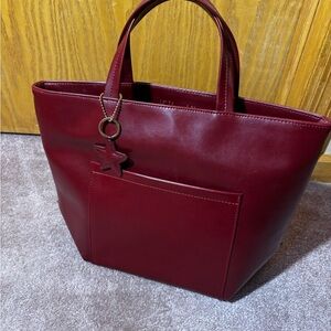 👜 Bold & Chic! Estée Lauder Cherry Red Tote w/ Star Keychain